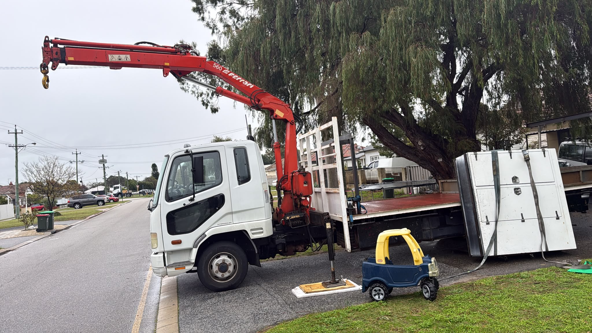 Mitsubishi Fuso Fighter crane truck with Ferrari 560 crane, Perth